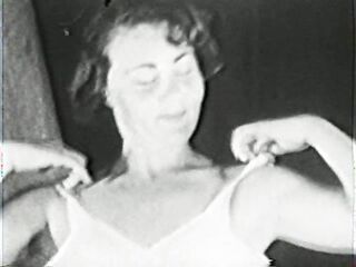 Softcore Nudes: 40's to 60's (Blue Vanities #110)