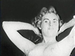Softcore Nudes: 40's to 60's (Blue Vanities #110)