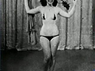 Softcore Nudes: '40s & '50s (Blue Vanities #114)