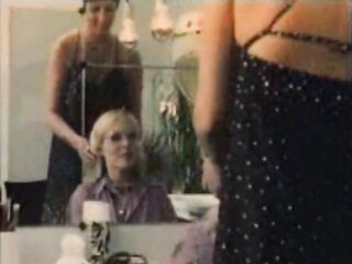 Pussycat Film 501: Lesbian Salon