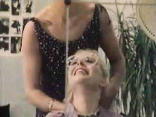 Pussycat Film 501: Lesbian Salon
