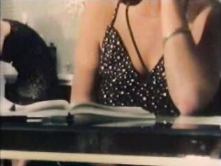Pussycat Film 501: Lesbian Salon
