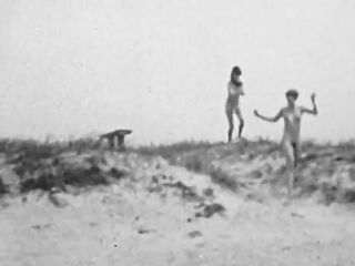 Climax Original 214: Beach Girls (1960’s)