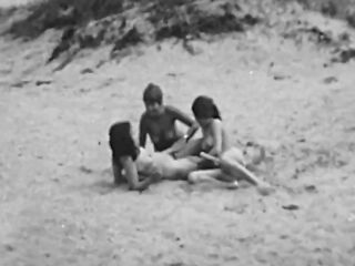 Climax Original 214: Beach Girls (1960’s)