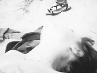 Climax Original 214: Beach Girls (1960’s)