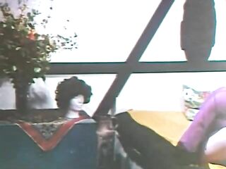 Diplomat Film 1002: Shaved Girls