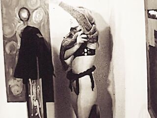 Flesh Moving Picture 57: The Artist (Ilse)